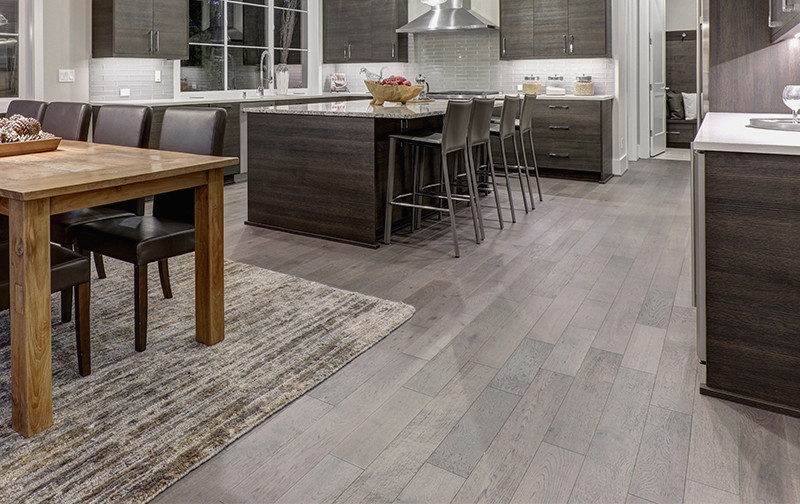 Suelo de cerámica madera. Inmitación madera. azulejos de mader